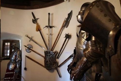 Обитель Дракулы.  Уникальный замок бран в Румынии часто называют обителью нечисти и зла. 03