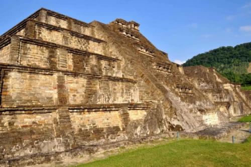 Эль тахин - древний, удивительный город, который был открыт археологами под густым слоем земли в густых джунглях Мексики. 05