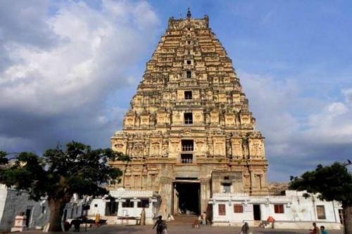 Храм вирупакши в Хампи. 02