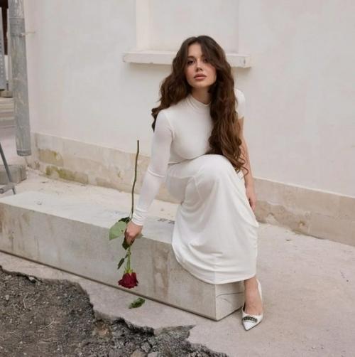 Вторглась в Отношения: бывшая возлюбленная Димы Масленникова заявила, что Клава кока увела его у нее. 01