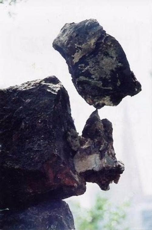 Равновесие.  Балансировка камней (англ. 09