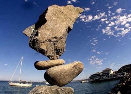 Равновесие.  Балансировка камней (англ. 06