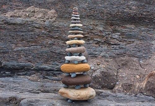 Равновесие.  Балансировка камней (англ. 01