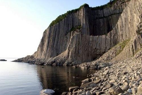 Мыс столбчатый.  В России более чем достаточно поистине уникальных мест. 04