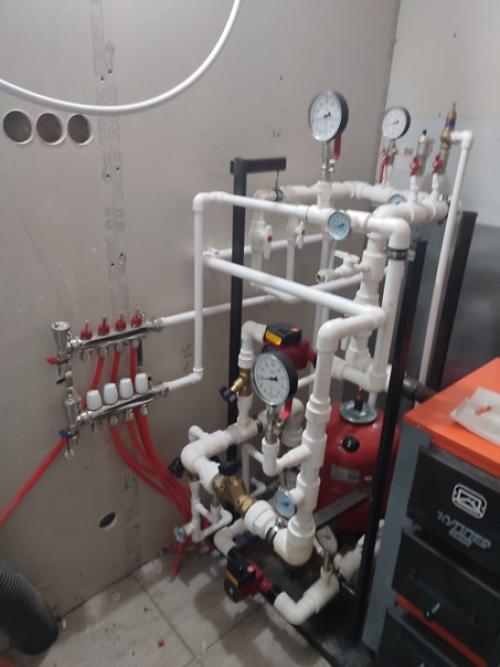 Вот такое чудо инженерной мысли на одном из объектов обнаружил. 01