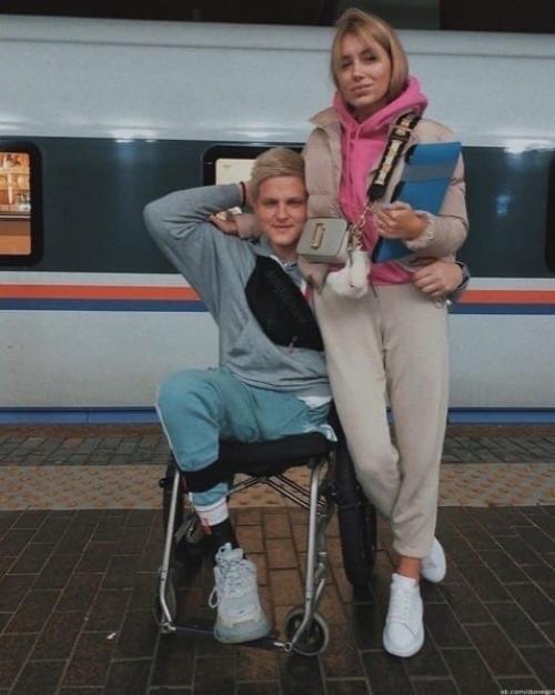 Это фантастическая и короткая история. 01