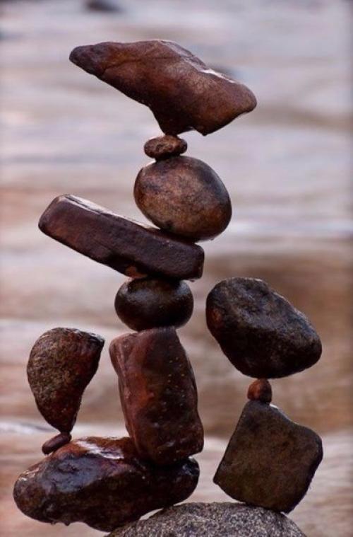Равновесие.  Балансировка камней (англ. 02
