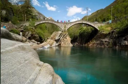 Самая чистая река в мире, в которой нет ничего живого. 02