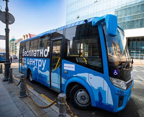 Во Владивостоке запустили бесплатный автобус. 01