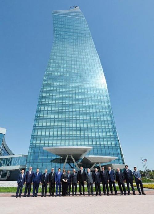 Socar.  Ильхам Алиев принял участие с открытии нового административного здания государственной нефтяной компании. Socar.  Ильхам Алиев принял участие с открытии нового административного здания государственной нефтяной компании.