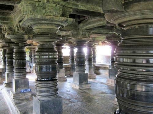 Творения древних индейцев, которые можно увидеть в индийских храмах, ставят в тупик современных специалистов. 01