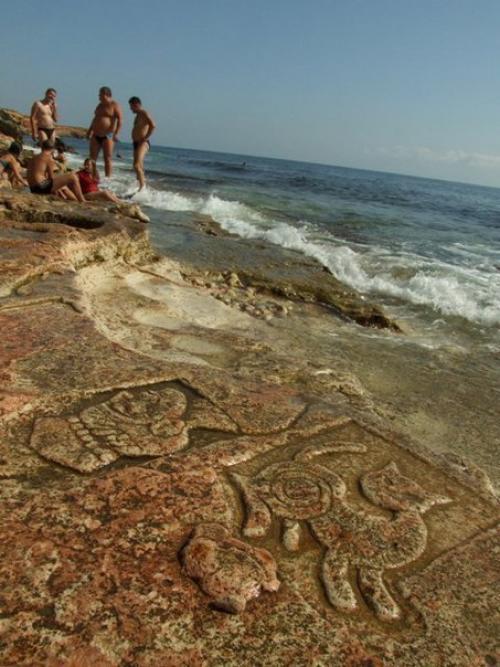 Загадочные рисунки на мысе Херсонес. 02