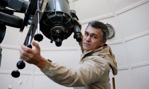 Мне все равно, американский ли марсоход сейчас бродит по марсу или наш, китайский ли спутник сейчас летает вокруг луны.