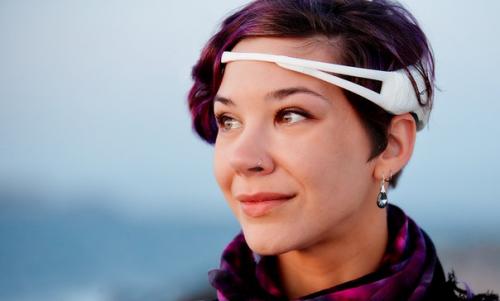 Умная гарнитура позволит немым людям озвучивать свои мысли.