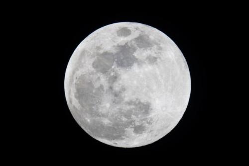 Роскосмос запланировал размещение на луне до 12 человек. Роскосмос запланировал размещение на луне до 12 человек.