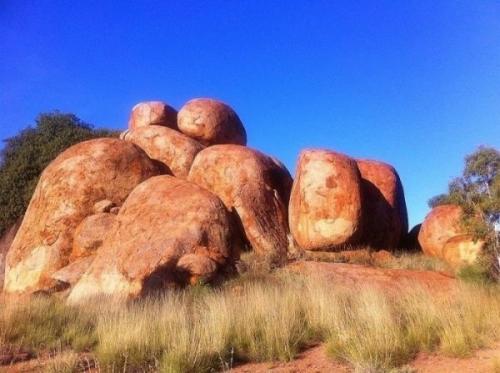 Дьявольские камни карлу - карлу в Австралии. 04
