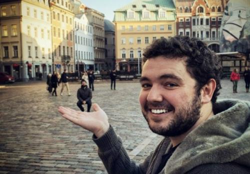 Сын украинского бизнесмена, который мог погибнуть при взрыве в монако, связан с сетью мошеннических Колл - центров.

