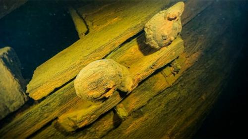 В онежском озере нашли редкий корабль эпохи Петра I.

