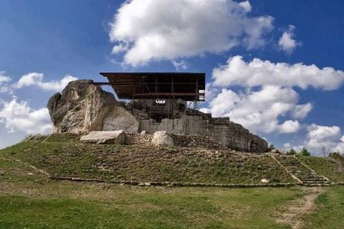 Фракийское святилище у с. Татул (Болгария). 01 Фракийское святилище у с. Татул (Болгария). 01