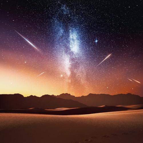 В ночь с 12 на 13 августа земляне смогут наблюдать красивейшее зрелище - звездный дождь. 01