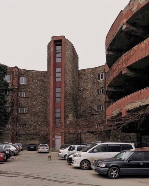 Вы архитектуру тех времён оцените! 02