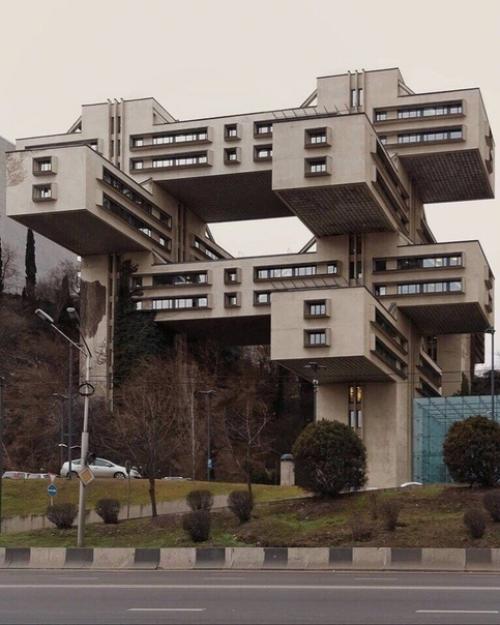 Вы архитектуру тех времён оцените! 04