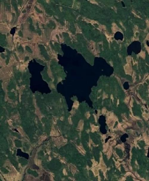 В России находится, предположительно, старейший на земле метеоритный кратер из всех известных - суавъярви в Карелии. 02 В России находится, предположительно, старейший на земле метеоритный кратер из всех известных - суавъярви в Карелии. 02