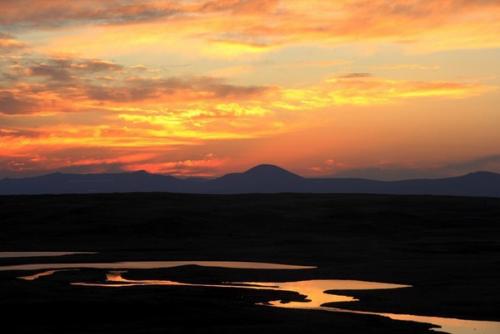 Плато укок.   На самом юге Алтая, на стыке границ России, Казахстана, Китая и Монголии, среди скалистых гор затерялось плоскогорье укок. 04 Плато укок.   На самом юге Алтая, на стыке границ России, Казахстана, Китая и Монголии, среди скалистых гор затерялось плоскогорье укок. 04