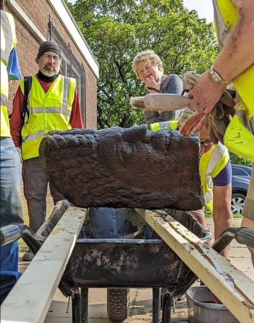 Головы монументальных статуй найдены в карлайле, Англия, недалеко от стены Адриана. 02
