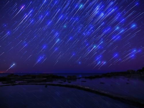 В ночь с 12 на 13 августа земляне смогут наблюдать красивейшее зрелище - звездный дождь. 06