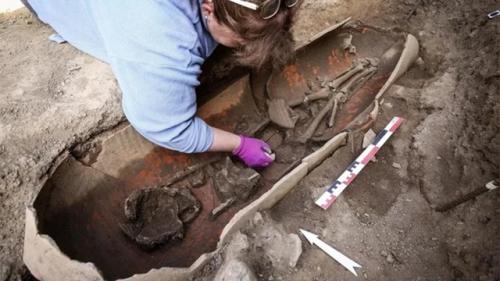 Ha Kopcике найден необычный Город Мертвых, в котором люди похоронены в глиняных кувшинах. 01 Ha Kopcике найден необычный Город Мертвых, в котором люди похоронены в глиняных кувшинах. 01