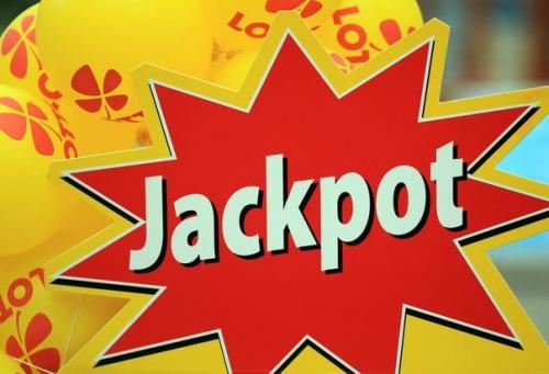 В 1992 году группа австралийцев поставила себе целью во что бы то ни стало выиграть джек-пот национальной лотереи.