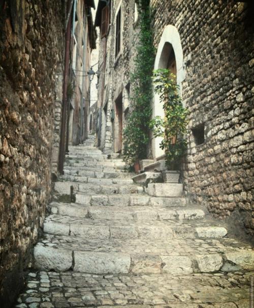 Сермонета - средневековье, застывшее в камне, Xiii век, Италия. 01