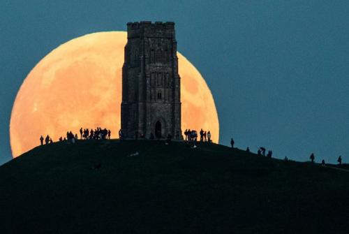 Как увидели суперлуние, совпавшее с затмением, жители разных уголков планеты. 07