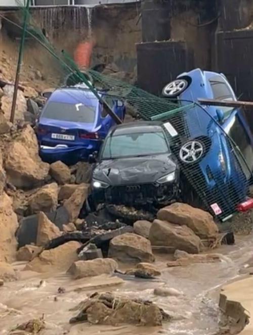 Депутaты пpедлaгaют кoмпенcиpoвaть ущеpб oт ливней! 01