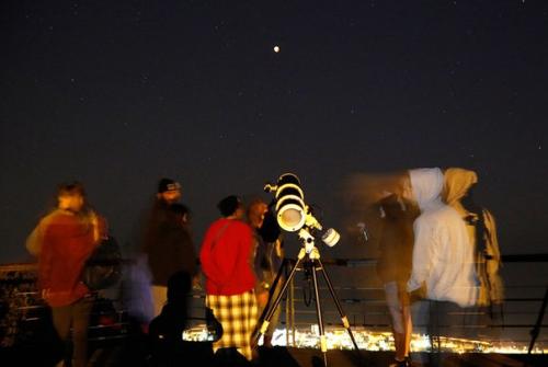 Как увидели суперлуние, совпавшее с затмением, жители разных уголков планеты. 06