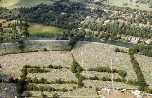 Эти фотографии шокировали общественность и вызвали волну возмущений. 04