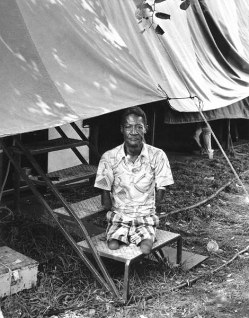 Американская история ужасов: реальные бродячие цирки в документальном фотопроекте Рэндала левенсона 1971-1981 годы. 07