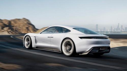 Porsche запустит в серийное производство электрический суперкар Mission E. 02 Porsche запустит в серийное производство электрический суперкар Mission E. 02