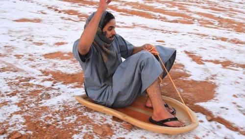 В саудовской Аравии пошёл снег. 02