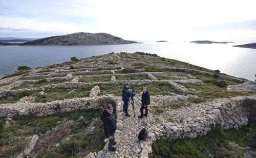 Бальенак - остров в виде отпечатка большого пальца руки. 02 Бальенак - остров в виде отпечатка большого пальца руки. 02