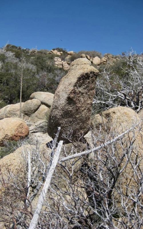 Балансирующие камни в горах сан - Бернардино возле разлома сан - Андреас. 03