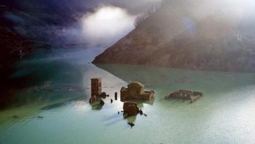 Кто бы мог подумать, что этой осенью популярным в ногтевом искусстве будет рисования на ногтях животных принтов. 02