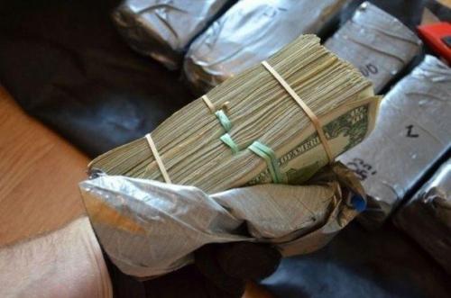 Неожиданный сюрприз в двери подержанного автомобиля. 08