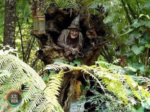 Работы австралийского скульптора Бруно торфса, расставленные в лесу. 05