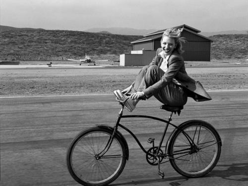 Ее фотографии известны на весь мир, но не каждый знает, кто же автор этих популярнейших в мире снимков. 06