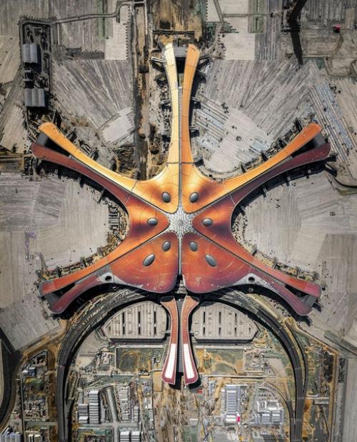 В Пекине открыт самый большой аэропорт. 09