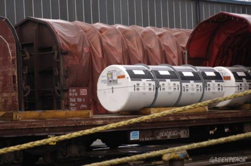 Greenpeace сообщил, что из Германии в Россию отправят около двадцати железнодорожных составов с радиоактивными отходами урана. 01
