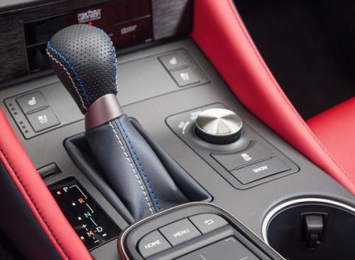 Двигатель нового спорт - купе Lexus RC F работает по циклам Отто и Аткинсона. 04 Двигатель нового спорт - купе Lexus RC F работает по циклам Отто и Аткинсона. 04