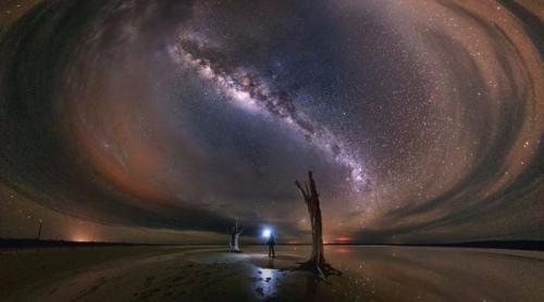 Фантастические снимки млечного пути - из разных точек нашей планеты.